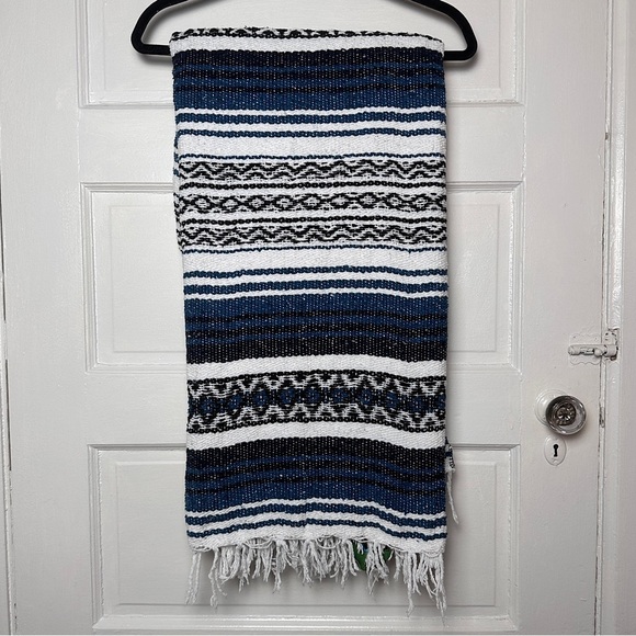 NWT Earth Ragz Southwestern Mexican Striped Falsa Throw Blanket Blue White Black - Picture 1 of 11